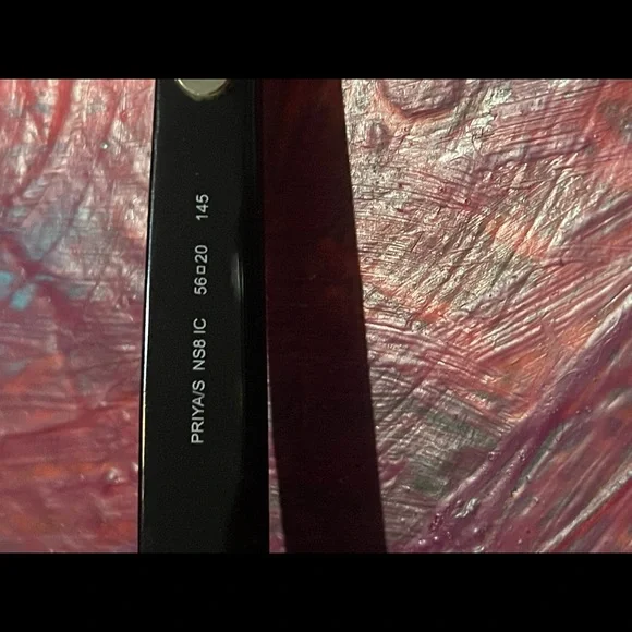 New Jimmy Choo Sunglasses. Super cute and New. Only tried them on and to wipe. - Picture 9 of 9